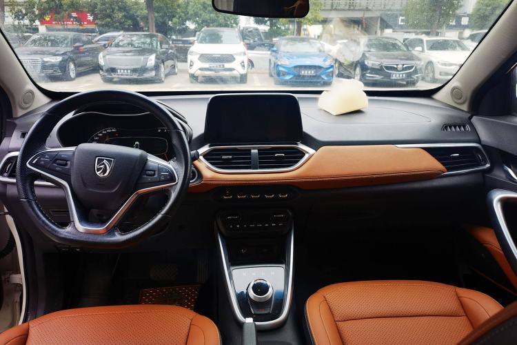 Used Baojun 510 2017 1.5L Automatic Luxury Model Interior 2