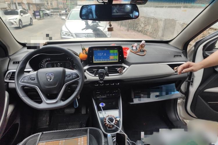 Used Baojun 510 2017 1.5L Automatic Fashion Model Interior 2