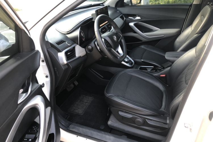 Used Baojun 510 2017 1.5L Automatic Fashion Model Interior 2