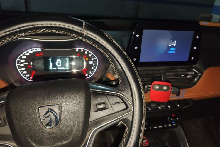 Used Baojun 510 2017 1.5L Manual Luxury Model Interior 2