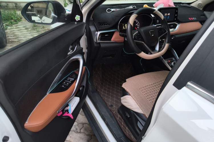 Used Baojun 510 2017 1.5L Automatic Luxury Model Interior 3