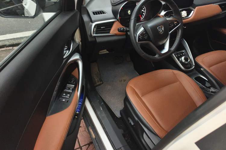 Used Baojun 510 2017 1.5L Automatic Luxury Model Interior 3