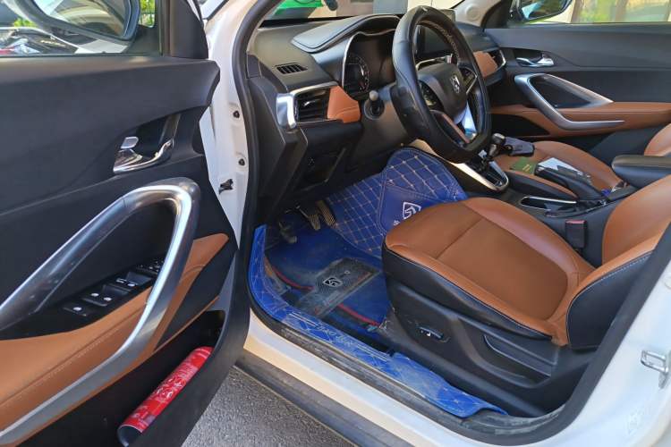 Used Baojun 510 2017 1.5L Manual Luxury Model Interior 3