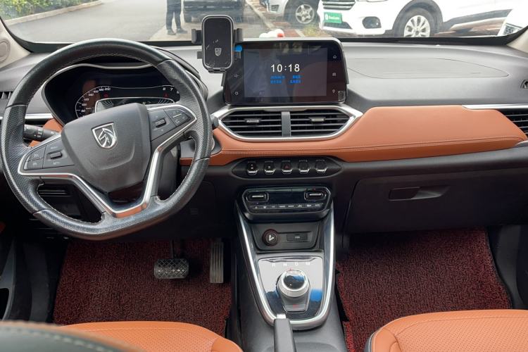 Used Baojun 510 2017 1.5L Automatic Luxury Model Interior 3