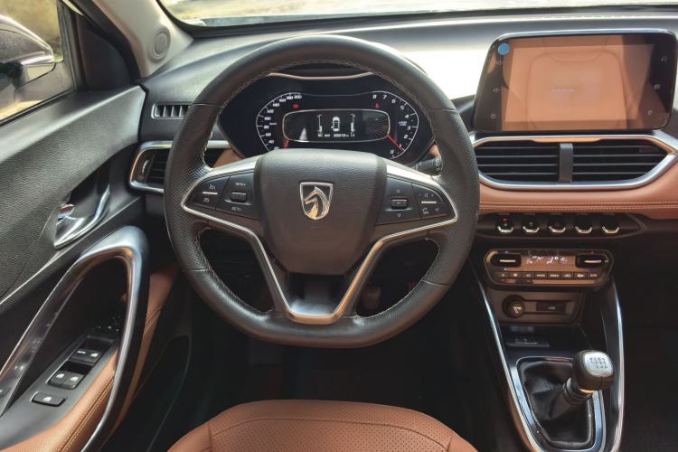 Used Baojun 510 2017 1.5L Manual Luxury Model Interior 3