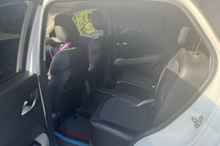 Used Baojun 510 2017 1.5L Manual Fashion Model Interior 4