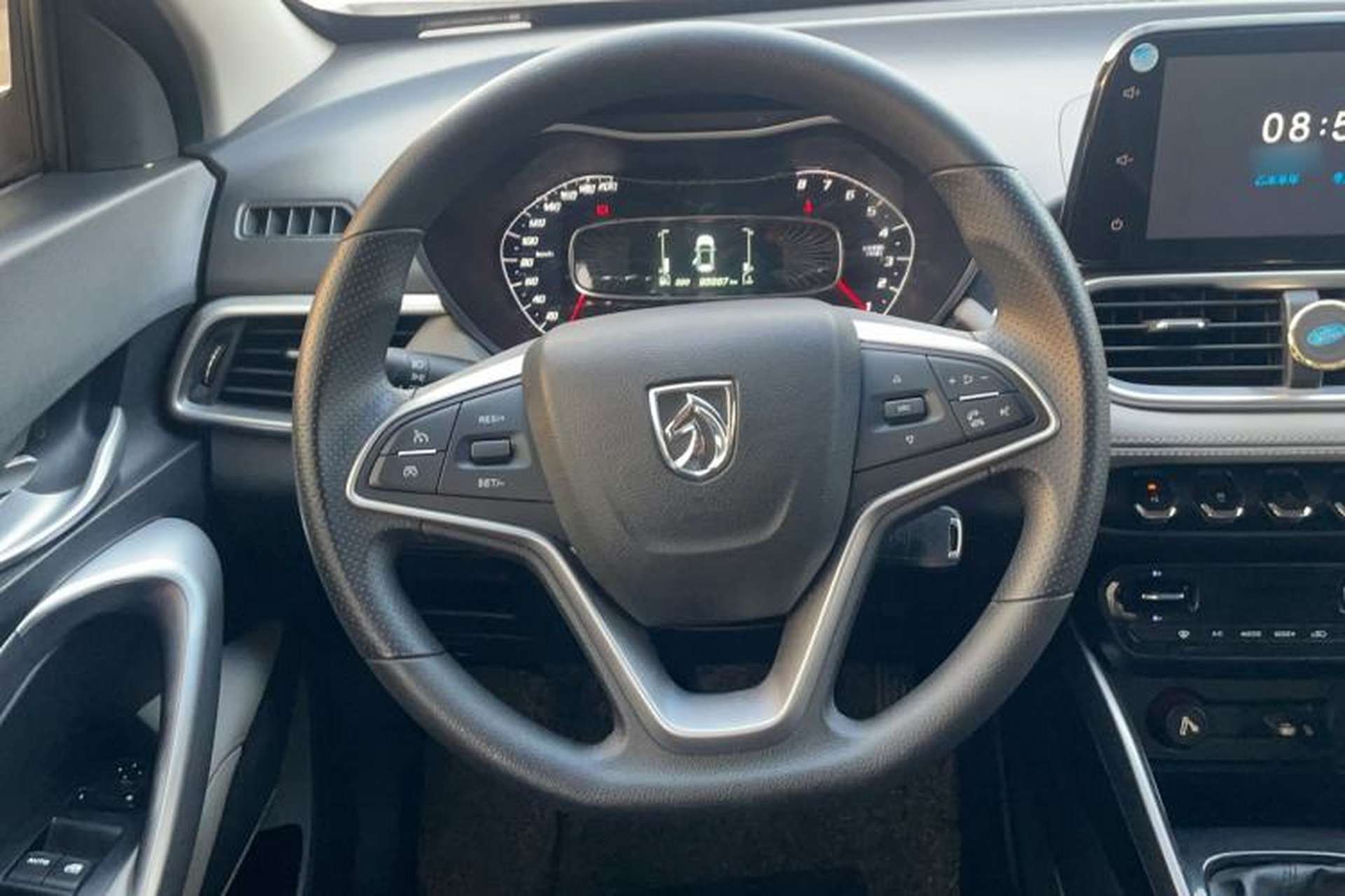 Used Baojun 510 2017 1.5L Manual Fashion Model Interior 4