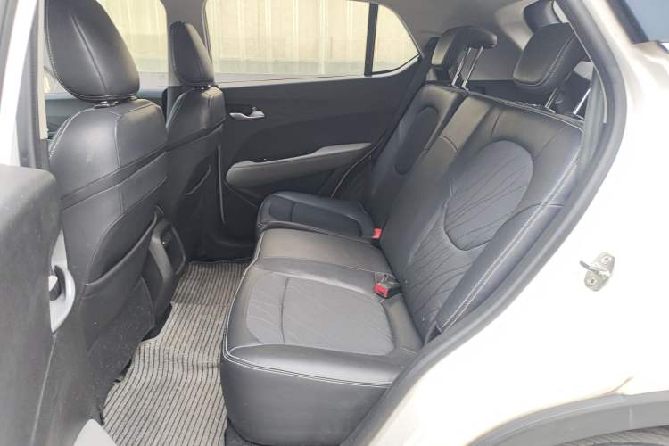 Used Baojun 510 2017 1.5L Manual Fashion Model Interior 4