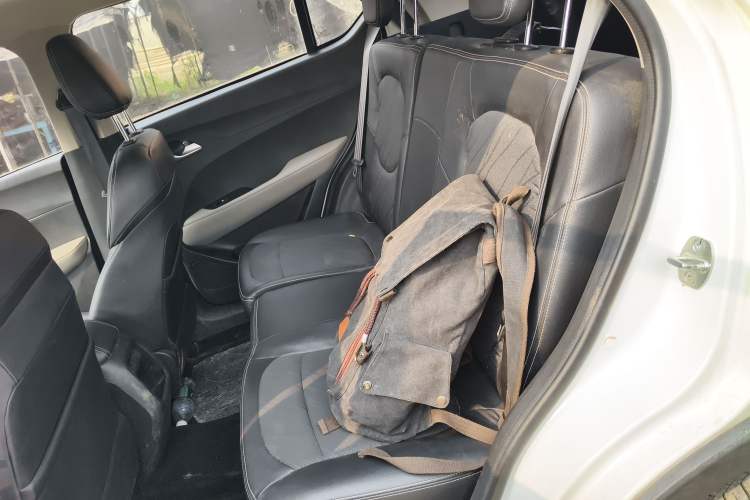Used Baojun 510 2017 1.5L Automatic Fashion Model Interior 4