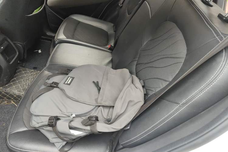 Used Baojun 510 2017 1.5L Automatic Fashion Model Interior 4