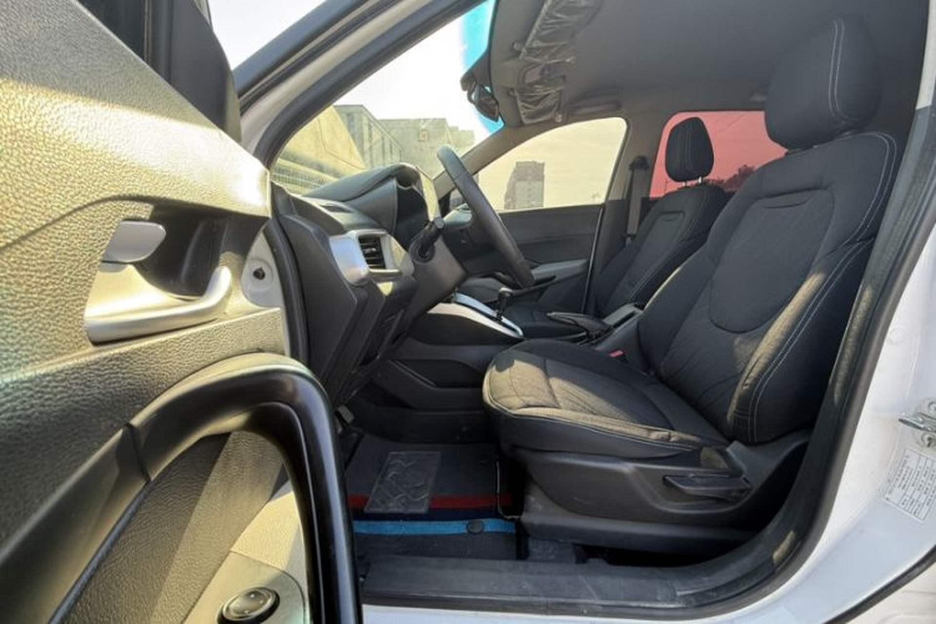 Used Baojun 510 2017 1.5L manual Comfort trim Interior 4