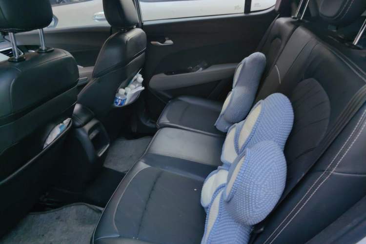 Used Baojun 510 2017 1.5L Automatic Fashion Model Interior 4