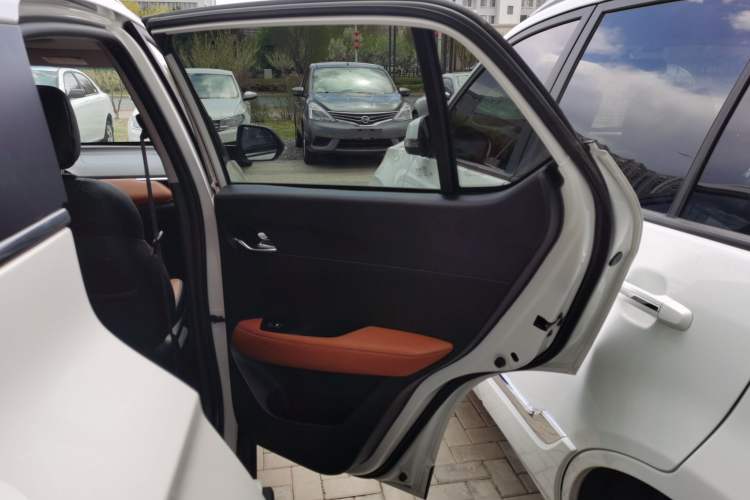Used Baojun 510 2017 1.5L Manual Luxury Model Interior 6