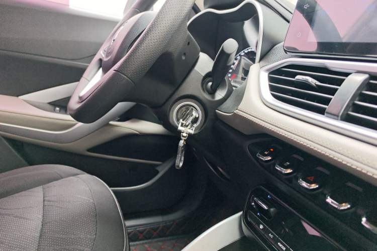 Used Baojun 510 2017 1.5L manual Comfort trim Interior 7