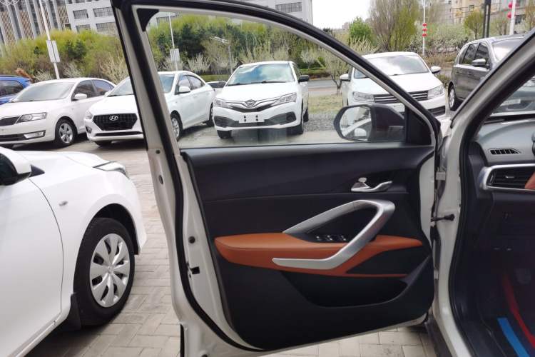 Used Baojun 510 2017 1.5L Manual Luxury Model Interior 7