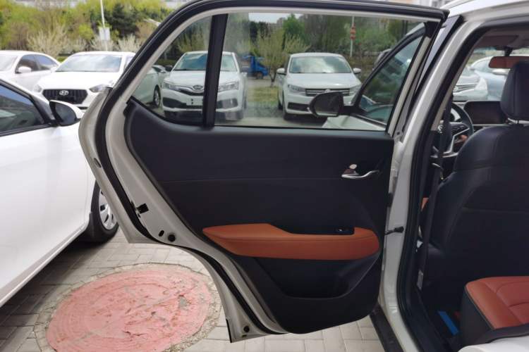 Used Baojun 510 2017 1.5L Manual Luxury Model Interior 8