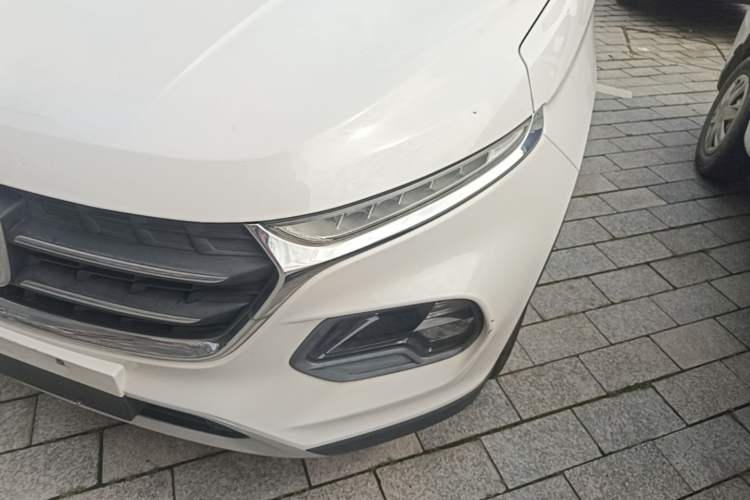 Used Baojun 510 2017 1.5L Automatic Fashion Model Left Front Headlight