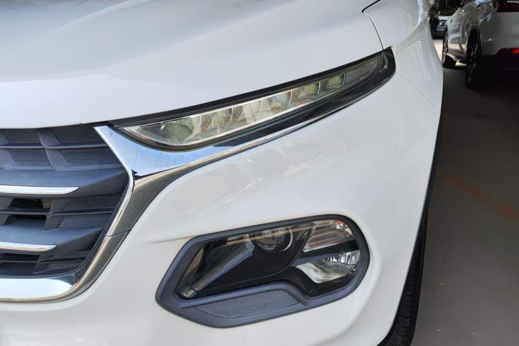 Used Baojun 510 2017 1.5L Automatic Luxury Model Left Front Headlight