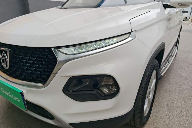 Used Baojun 510 2017 1.5L manual Comfort trim Left Front Headlight