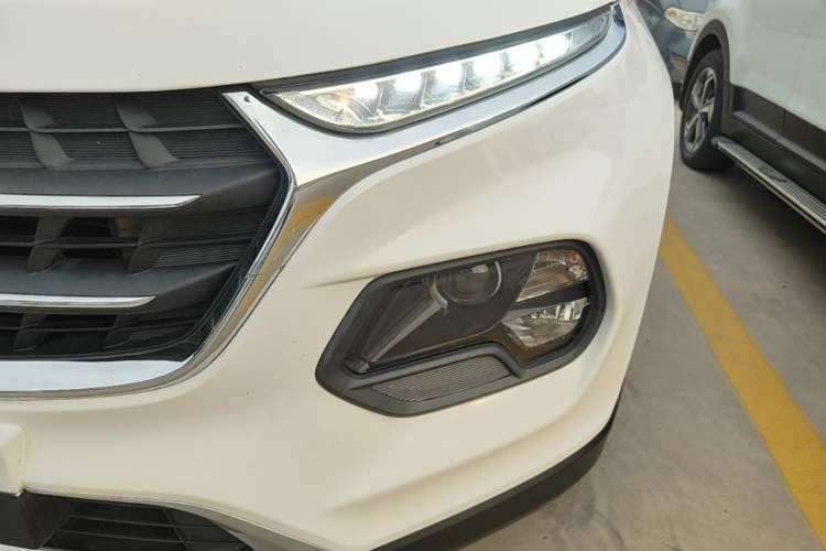 Used Baojun 510 2017 1.5L Automatic Luxury Model Left Front Headlight