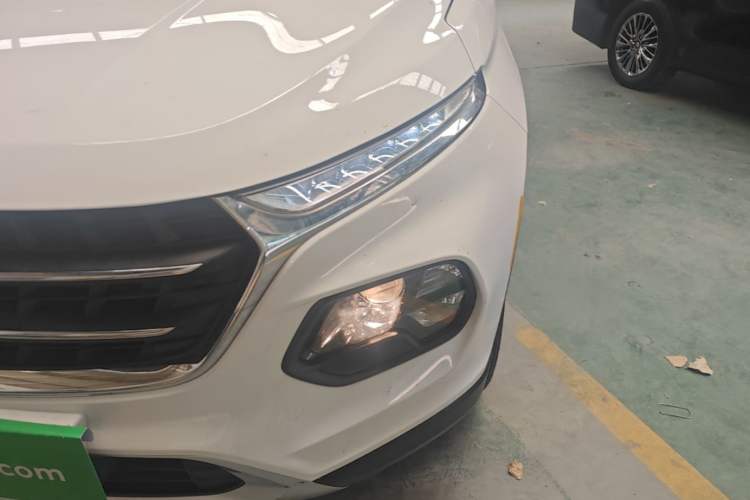 Used Baojun 510 2017 1.5L Automatic Fashion Model Left Front Headlight