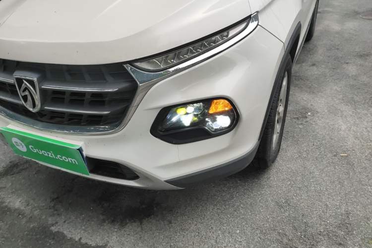 Used Baojun 510 2017 1.5L Manual Fashion Model Left Front Headlight
