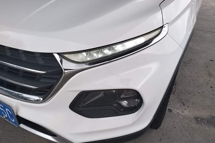Used Baojun 510 2017 1.5L Manual Fashion Model Left Front Headlight