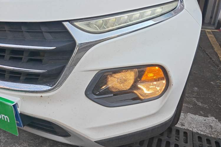 Used Baojun 510 2017 1.5L Manual Fashion Model Left Front Headlight