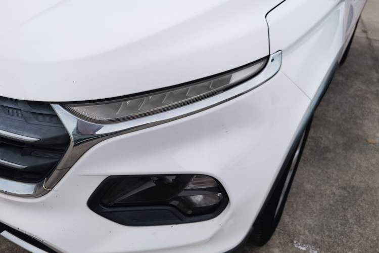 Used Baojun 510 2017 1.5L Manual Fashion Model Left Front Headlight