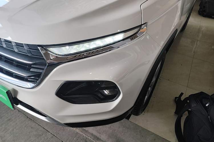 Used Baojun 510 2017 1.5L Automatic Fashion Model Left Front Headlight