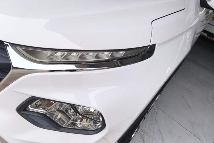 Used Baojun 510 2017 1.5L manual Comfort trim Left Front Headlight