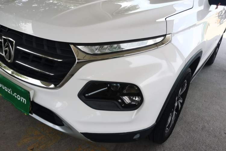 Used Baojun 510 2017 1.5L Automatic Luxury Model Left Front Headlight