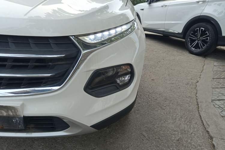 Used Baojun 510 2017 1.5L Automatic Luxury Model Left Front Headlight