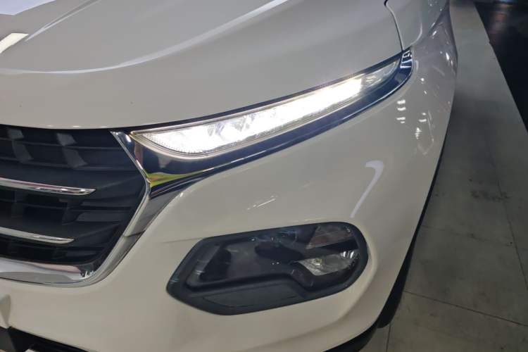 Used Baojun 510 2017 1.5L Automatic Luxury Model Left Front Headlight