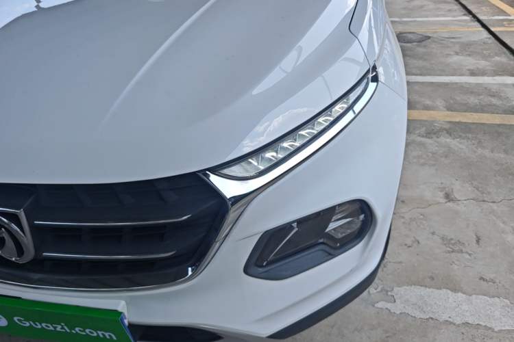 Used Baojun 510 2017 1.5L Automatic Fashion Model Left Front Headlight