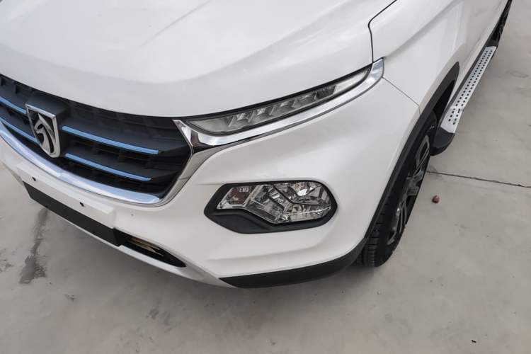 Used Baojun 510 2017 1.5L manual Comfort trim Left Front Headlight