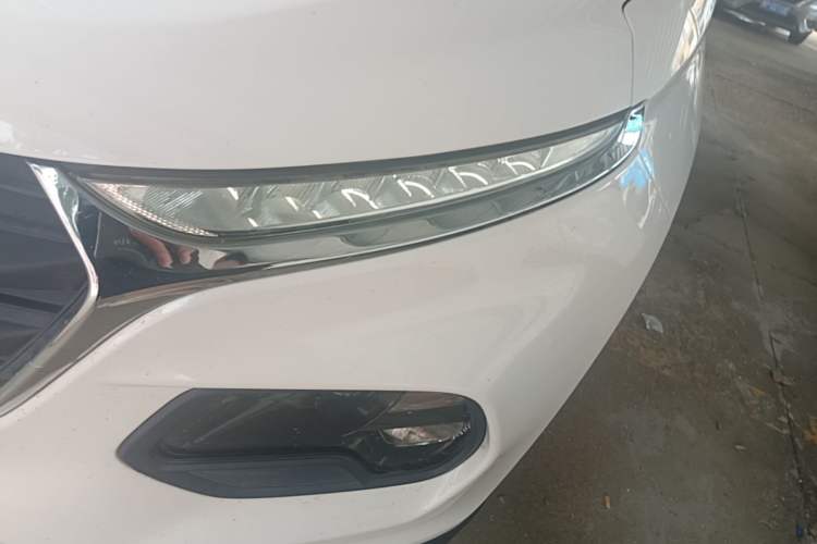 Used Baojun 510 2017 1.5L Manual Fashion Model Left Front Headlight
