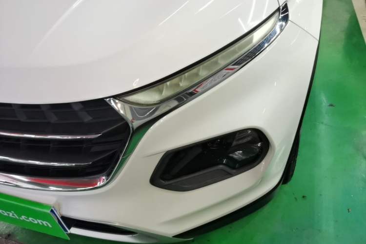Used Baojun 510 2017 1.5L Automatic Fashion Model Left Front Headlight