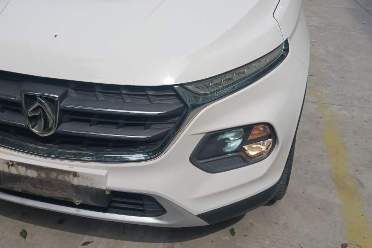 Used Baojun 510 2017 1.5L Manual Fashion Model Left Front Headlight
