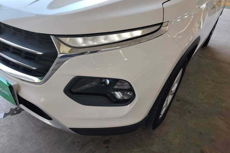 Used Baojun 510 2017 1.5L Automatic Fashion Model Left Front Headlight