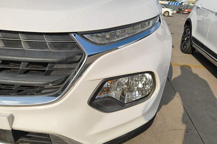 Used Baojun 510 2017 1.5L manual Comfort trim Left Front Headlight