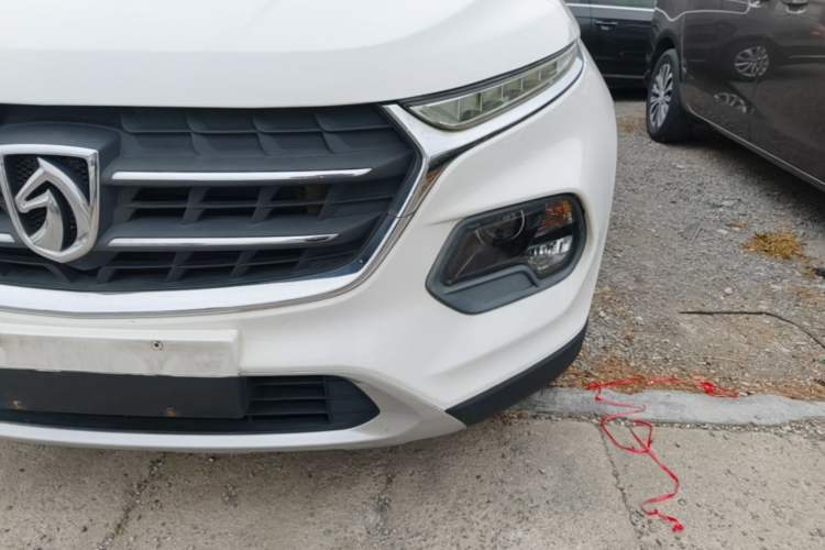 Used Baojun 510 2017 1.5L Automatic Luxury Model Left Front Headlight