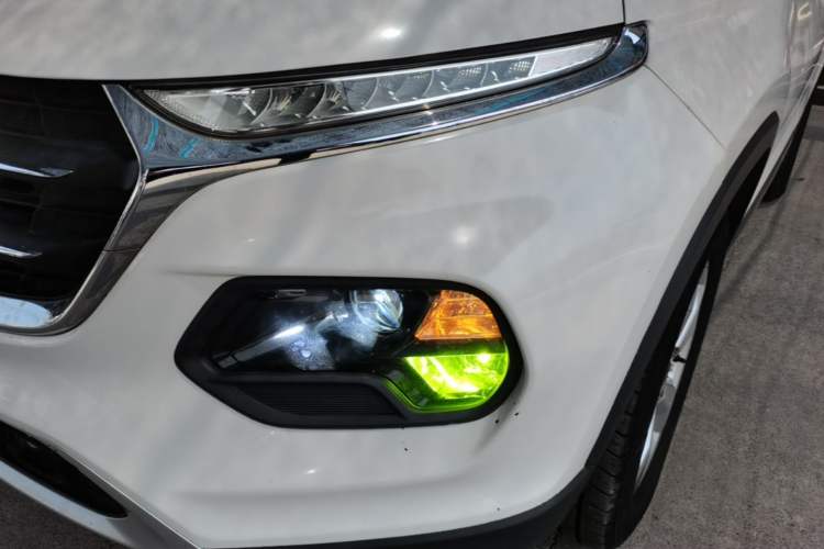 Used Baojun 510 2017 1.5L Manual Fashion Model Left Front Headlight