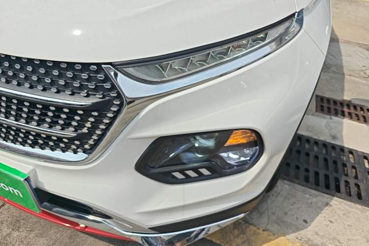 Used Baojun 510 2017 1.5L Automatic Luxury Model Left Front Headlight