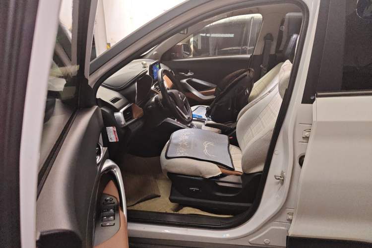 Used Baojun 510 2017 1.5L Automatic Luxury Model Left Front Seat