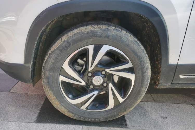 Used Baojun 510 2017 1.5L Manual Luxury Model Left Front Wheel Hub