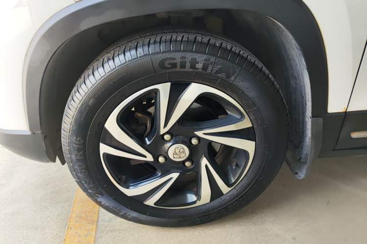 Used Baojun 510 2017 1.5L Automatic Luxury Model Left Front Wheel Hub