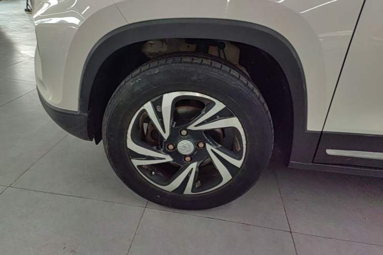 Used Baojun 510 2017 1.5L Automatic Luxury Model Left Front Wheel Hub