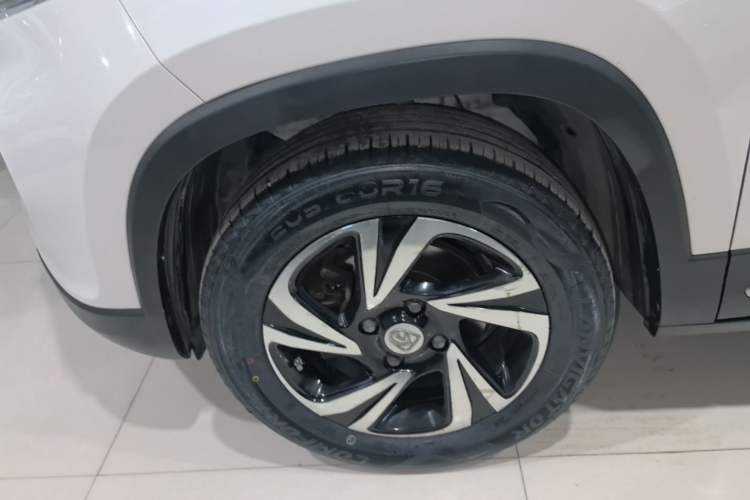 Used Baojun 510 2017 1.5L Manual Luxury Model Left Front Wheel Hub