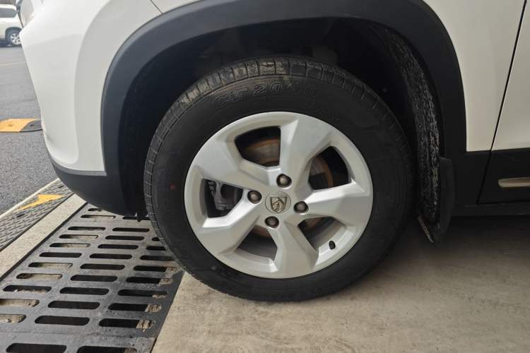 Used Baojun 510 2017 1.5L Manual Fashion Model Left Front Wheel Hub